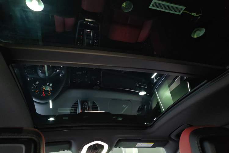 Used Porsche Macan 2024 Macan 2.0T Headliner
