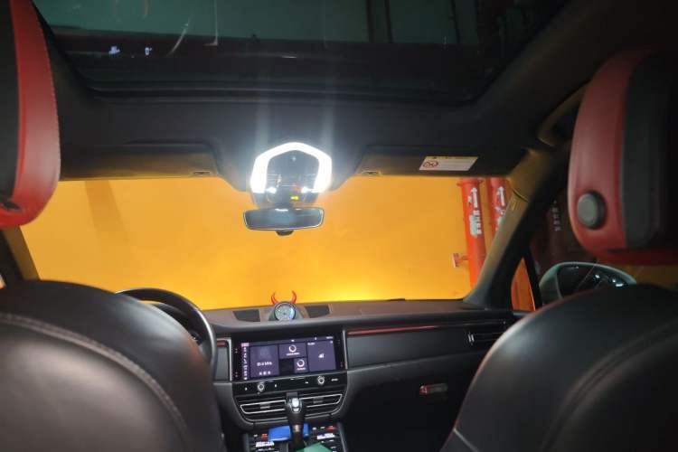 Used Porsche Macan 2024 Macan 2.0T Headliner