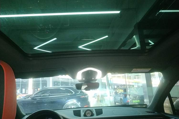Used Porsche Macan 2024 Macan 2.0T Headliner
