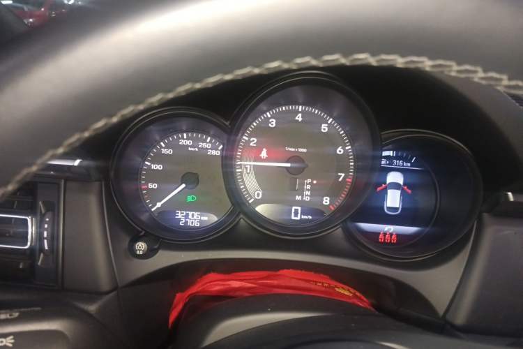 Used Porsche Macan 2024 Macan 2.0T Instrument Cluster