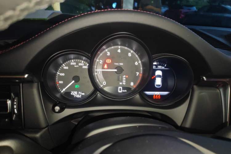 Used Porsche Macan 2024 Macan 2.0T Instrument Cluster