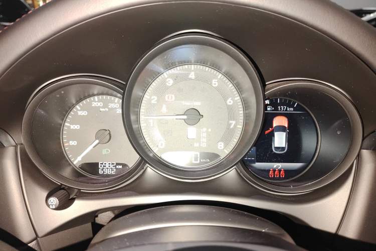 Used Porsche Macan 2024 Macan 2.0T Instrument Cluster
