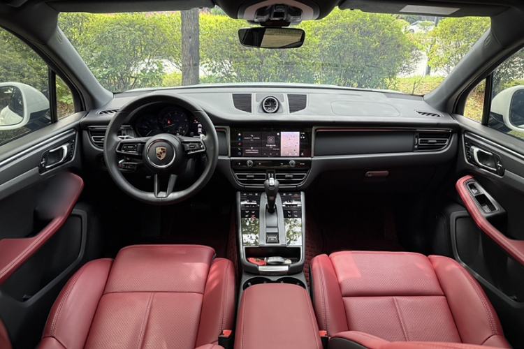 Used Porsche Macan 2024 Macan 2.0T Interior 1