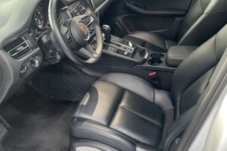 Used Porsche Macan 2024 Macan 2.0T Interior 1