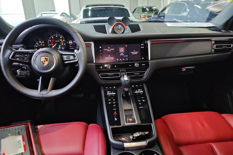 Used Porsche Macan 2024 Macan 2.0T Interior 2