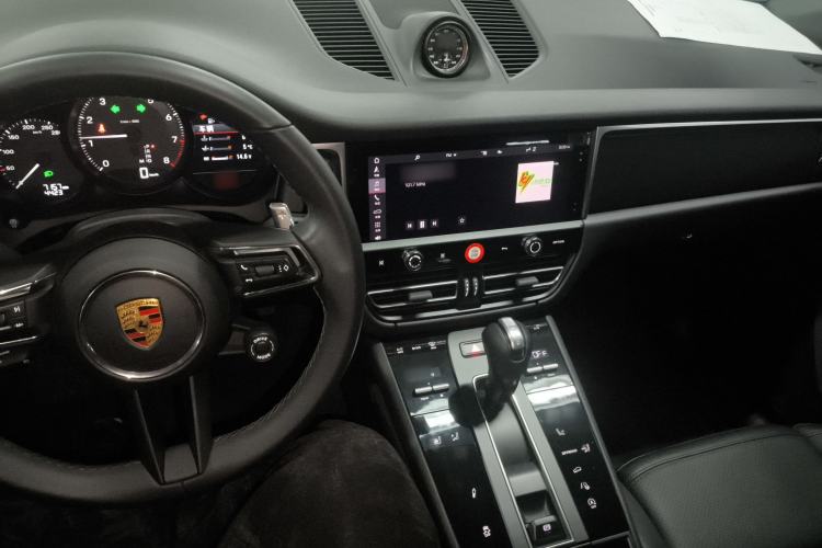 Used Porsche Macan 2024 Macan 2.0T Interior 2