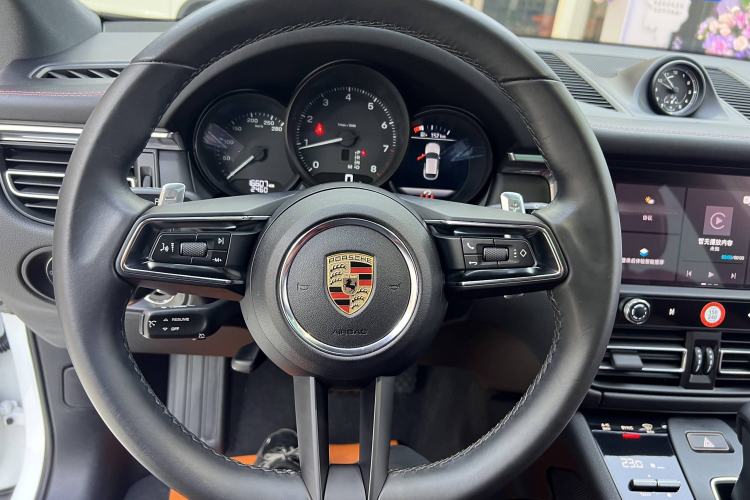 Used Porsche Macan 2024 Macan 2.0T Interior 2