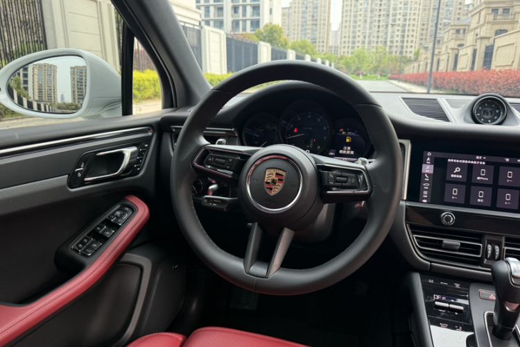 Used Porsche Macan 2024 Macan 2.0T Interior 2