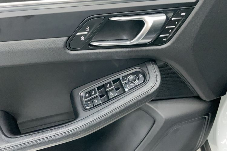 Used Porsche Macan 2024 Macan 2.0T Interior 2