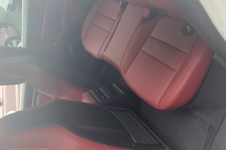 Used Porsche Macan 2024 Macan Long Range Edition Interior 3