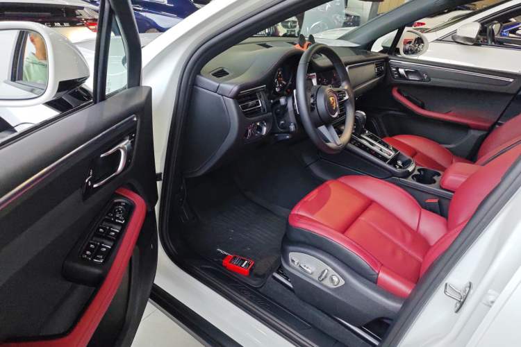 Used Porsche Macan 2024 Macan 2.0T Interior 3