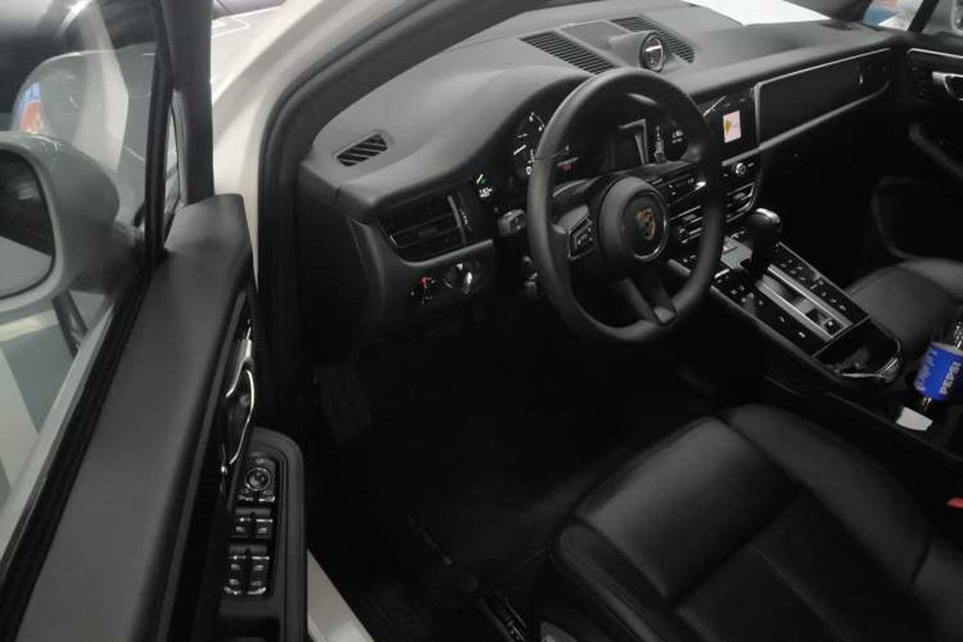 Used Porsche Macan 2024 Macan 2.0T Interior 3