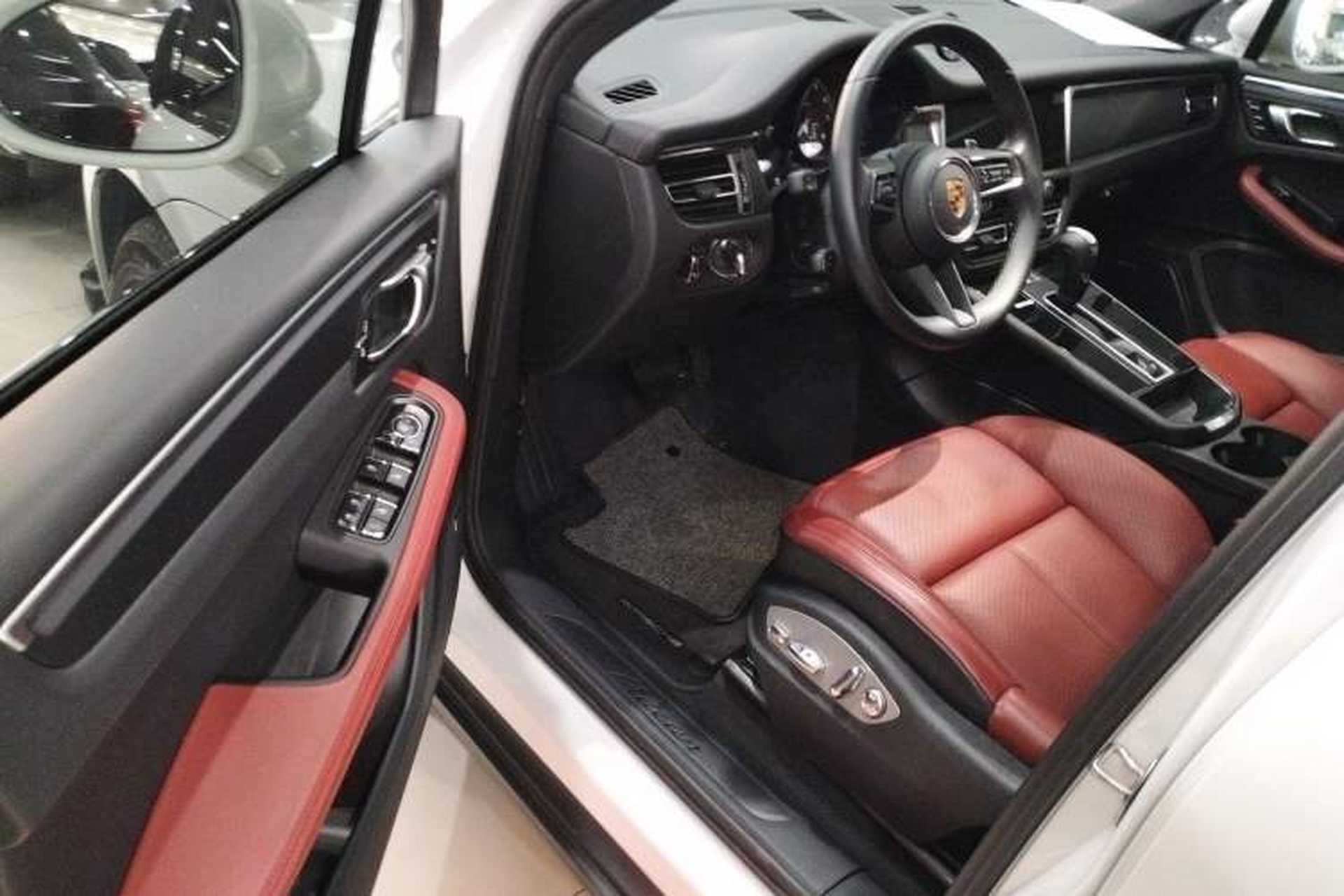 Used Porsche Macan 2024 Macan 2.0T Interior 3