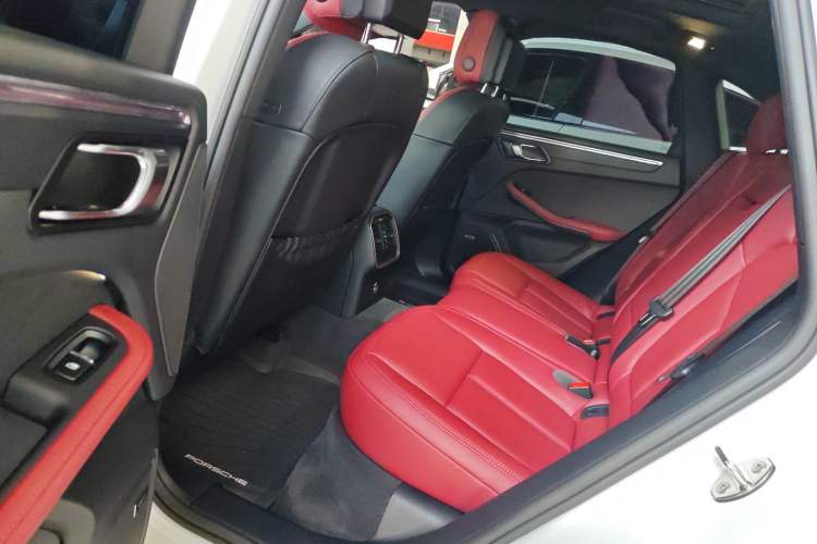 Used Porsche Macan 2024 Macan 2.0T Interior 4