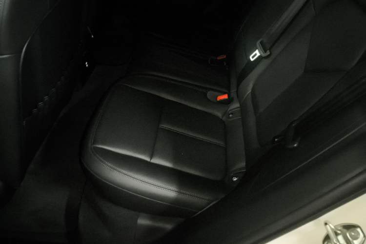 Used Porsche Macan 2024 Macan 2.0T Interior 4