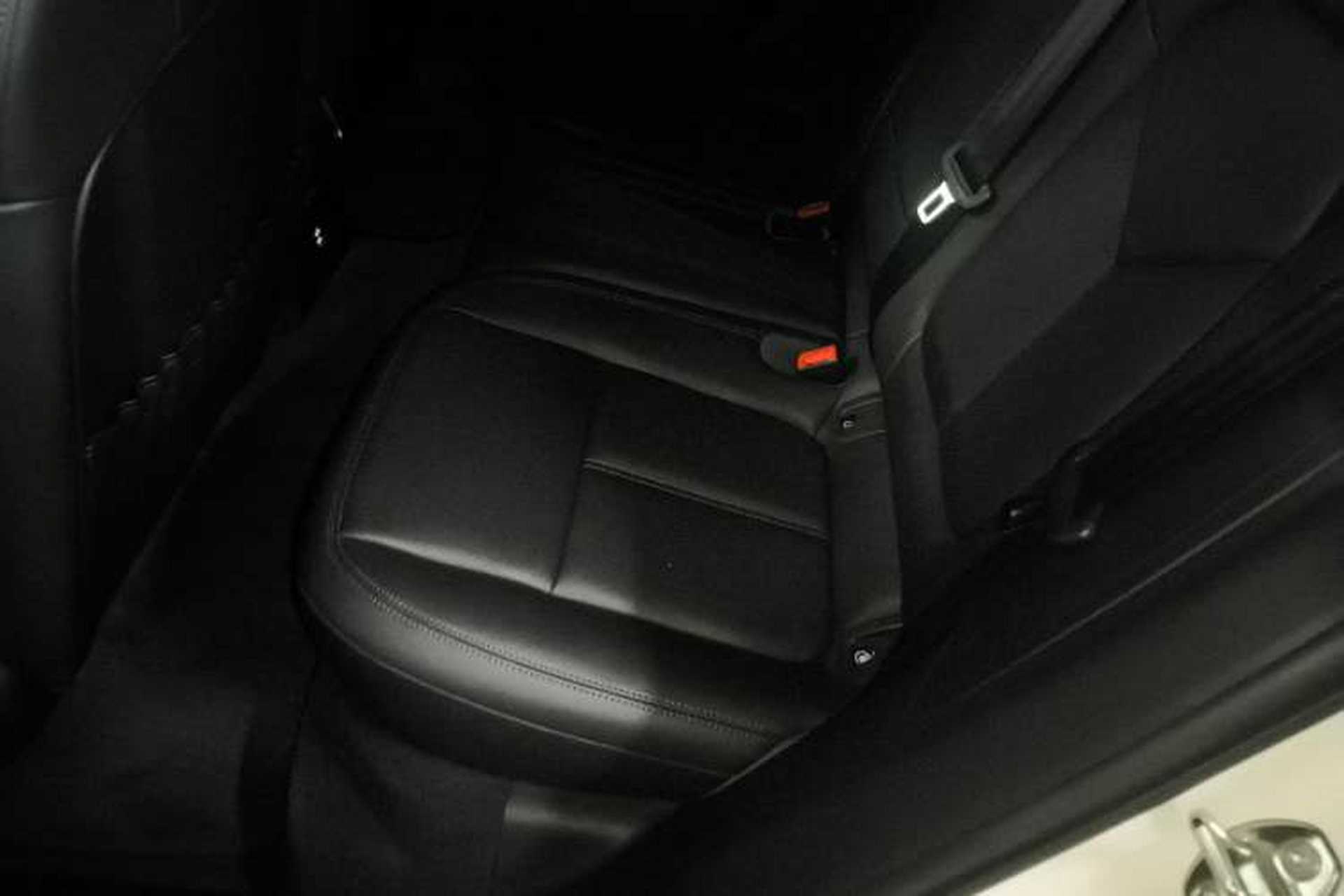 Used Porsche Macan 2024 Macan 2.0T Interior 4