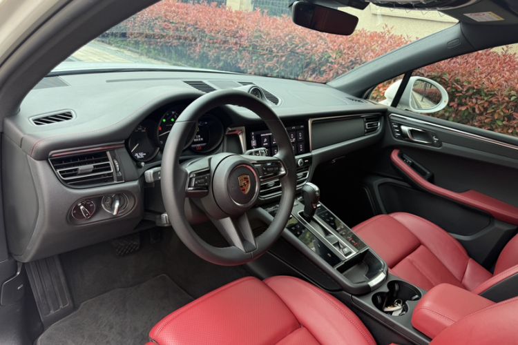 Used Porsche Macan 2024 Macan 2.0T Interior 4