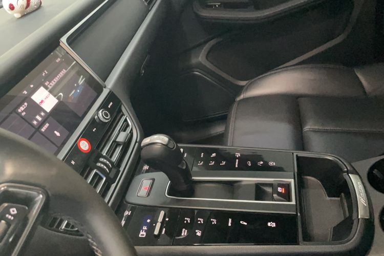Used Porsche Macan 2024 Macan 2.0T Interior 4