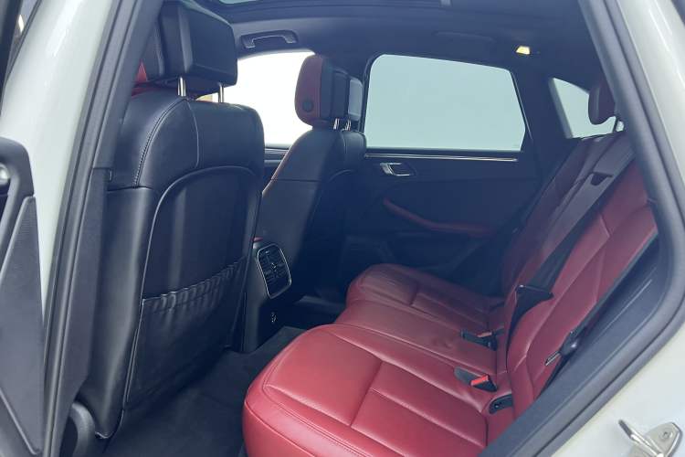 Used Porsche Macan 2024 Macan 2.0T Interior 5