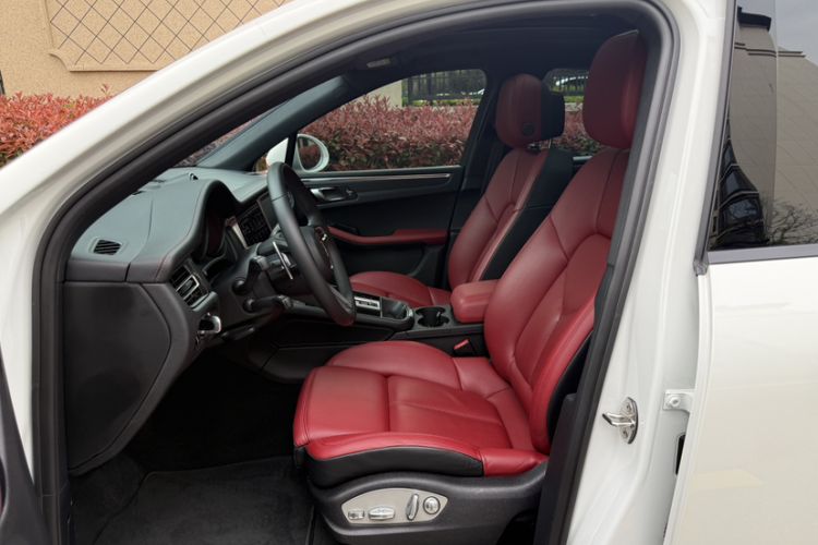 Used Porsche Macan 2024 Macan 2.0T Interior 5