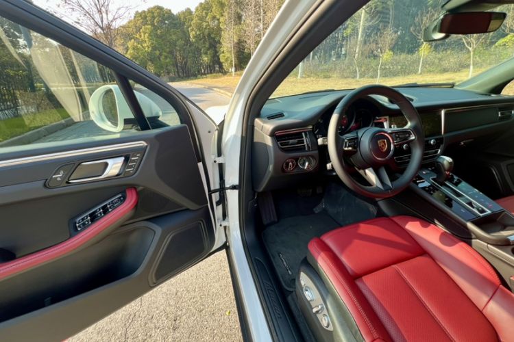 Used Porsche Macan 2024 Macan 2.0T Interior 5
