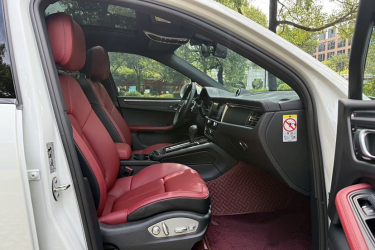 Used Porsche Macan 2024 Macan 2.0T Interior 6