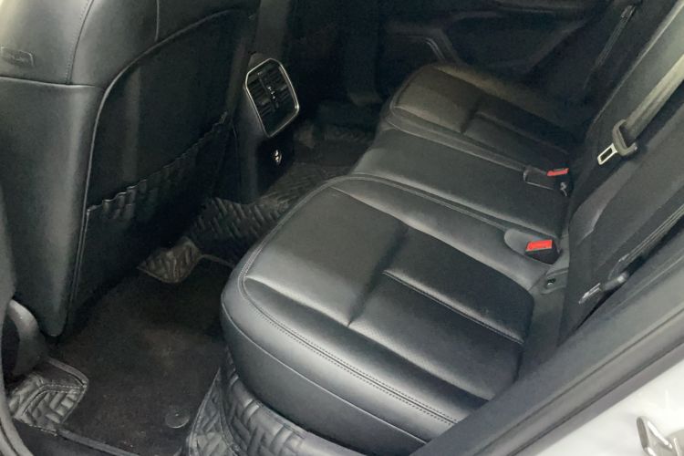 Used Porsche Macan 2024 Macan 2.0T Interior 6