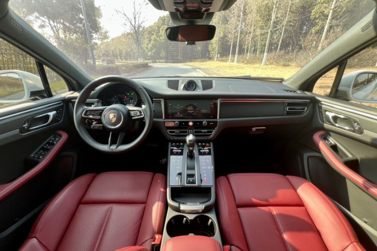 Used Porsche Macan 2024 Macan 2.0T Interior 7