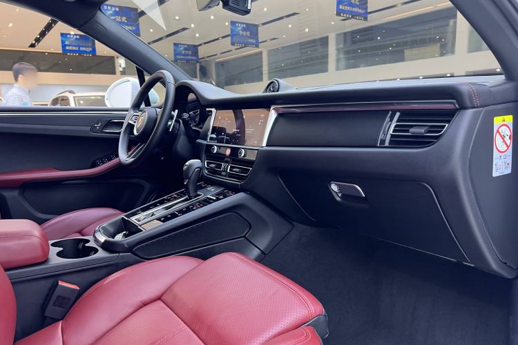 Used Porsche Macan 2024 Macan 2.0T Interior 8