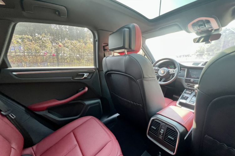 Used Porsche Macan 2024 Macan 2.0T Interior 8