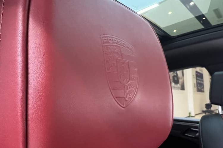 Used Porsche Macan 2024 Macan 2.0T Interior 9