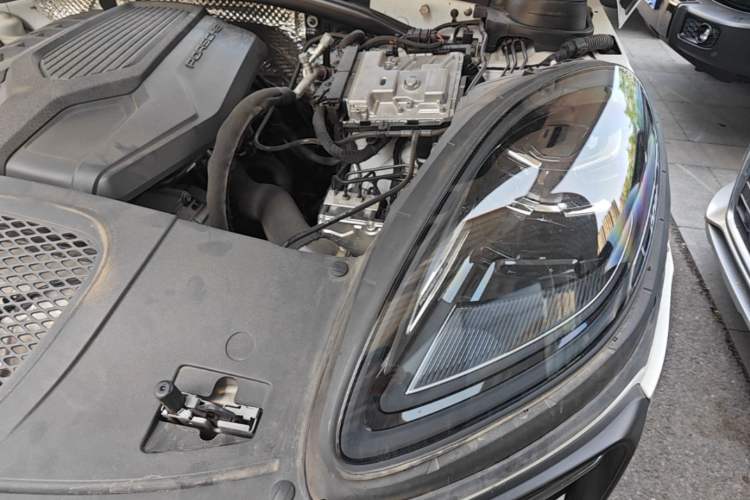 Used Porsche Macan 2024 Macan 2.0T Left Front Headlight