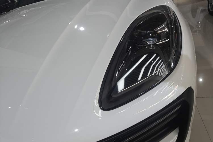 Used Porsche Macan 2024 Macan 2.0T Left Front Headlight