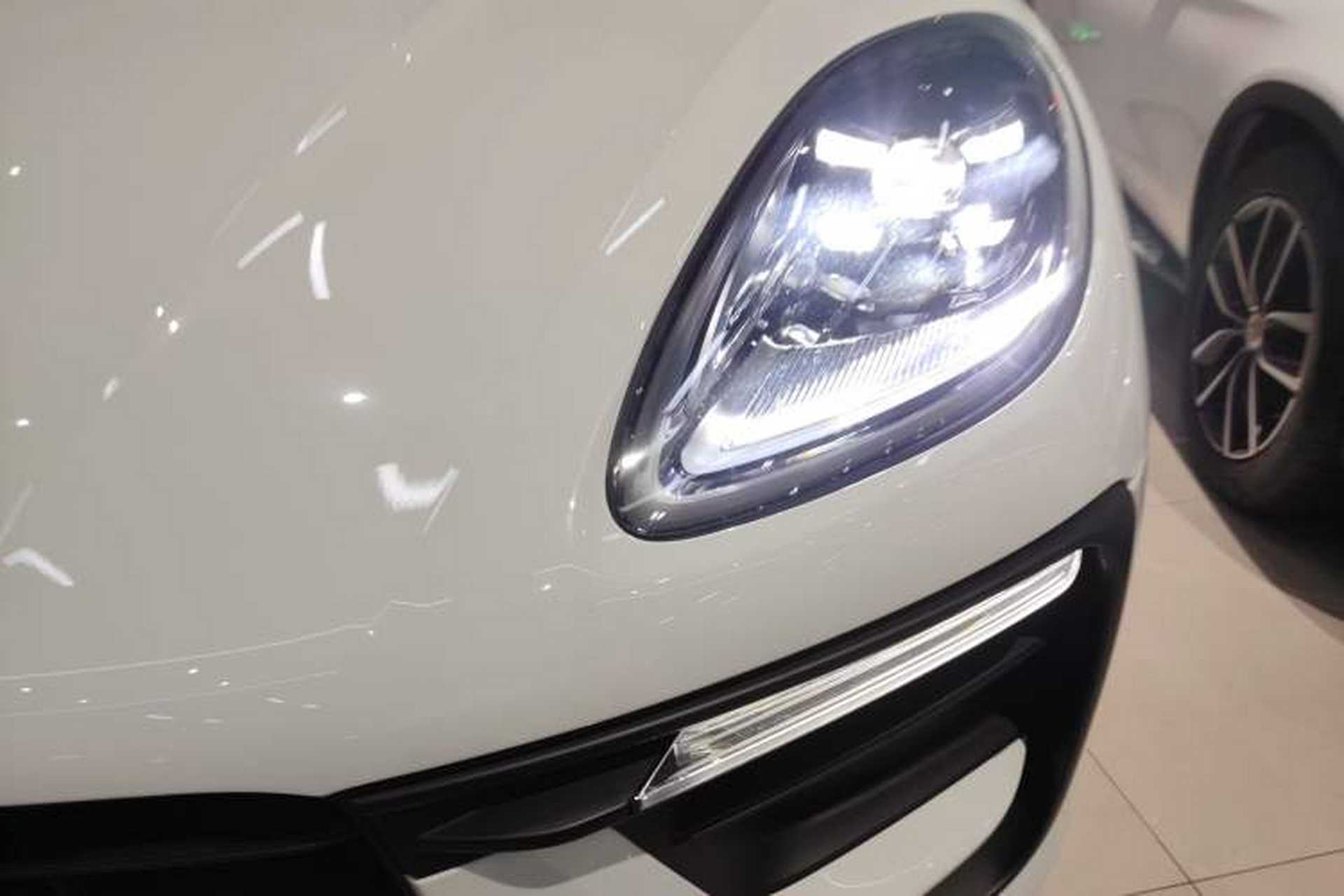 Used Porsche Macan 2024 Macan 2.0T Left Front Headlight