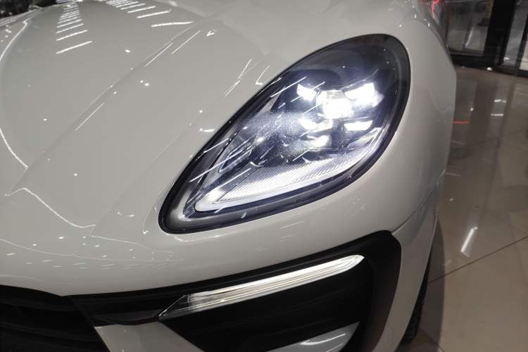 Used Porsche Macan 2024 Macan 2.0T Left Front Headlight