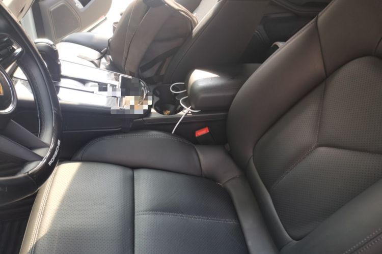 Used Porsche Macan 2024 Macan 2.0T Left Front Seat