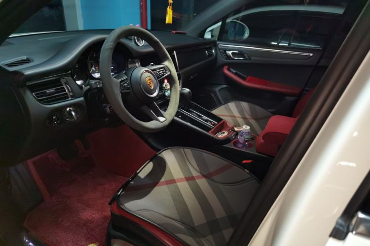 Used Porsche Macan 2024 Macan 2.0T Left Front Seat