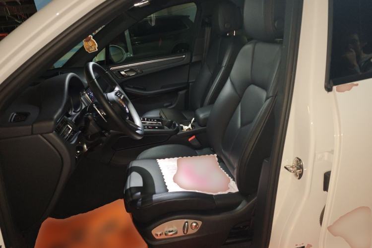 Used Porsche Macan 2024 Macan 2.0T Left Front Seat