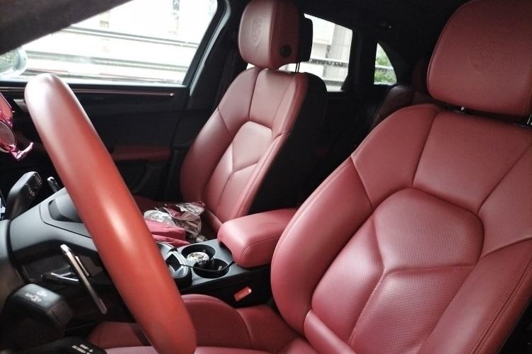 Used Porsche Macan 2024 Macan 2.0T Left Front Seat