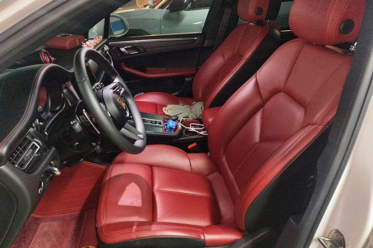 Used Porsche Macan 2024 Macan 2.0T Left Front Seat
