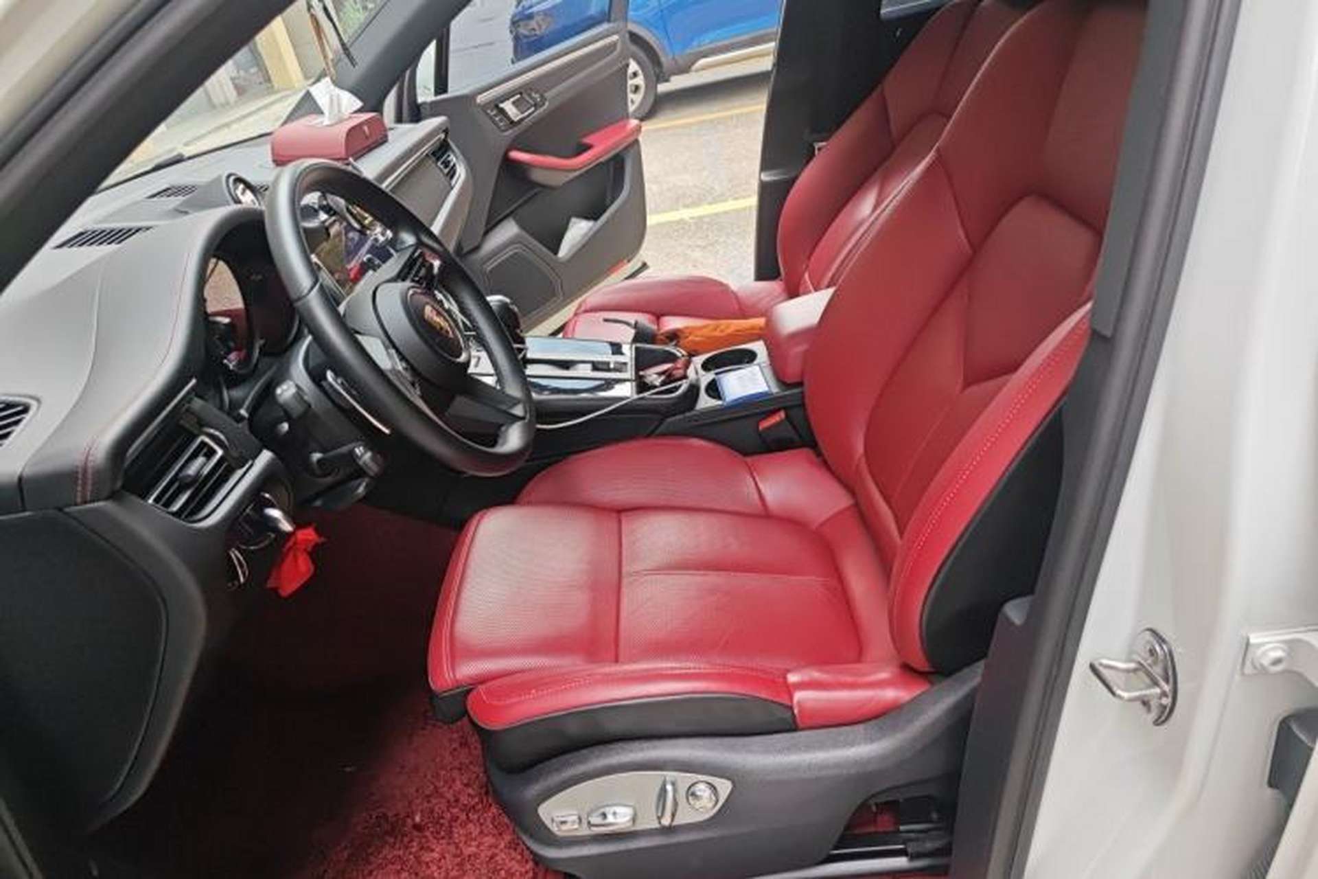 Used Porsche Macan 2024 Macan T 2.0T Left Front Seat