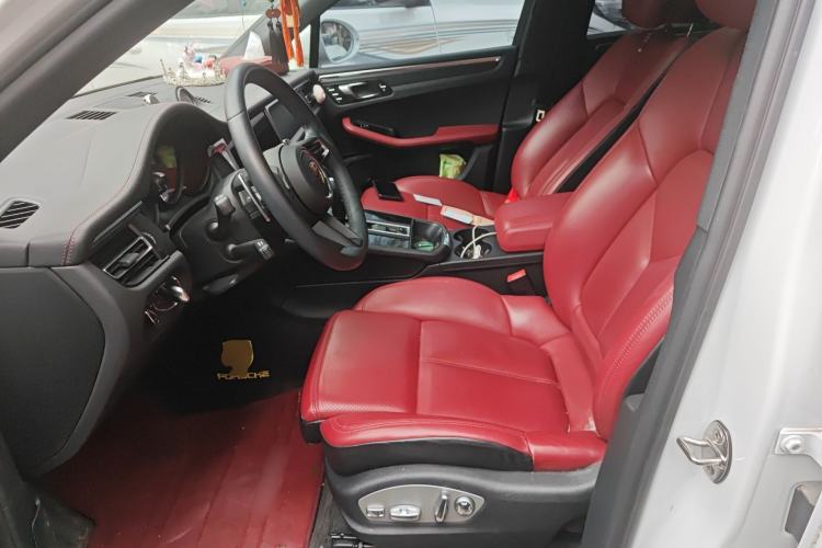 Used Porsche Macan 2024 Macan 2.0T Left Front Seat