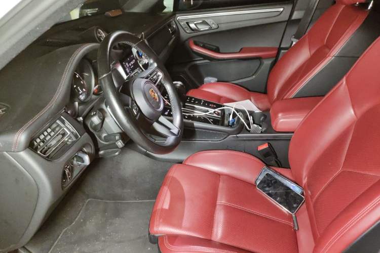 Used Porsche Macan 2024 Macan 2.0T Left Front Seat