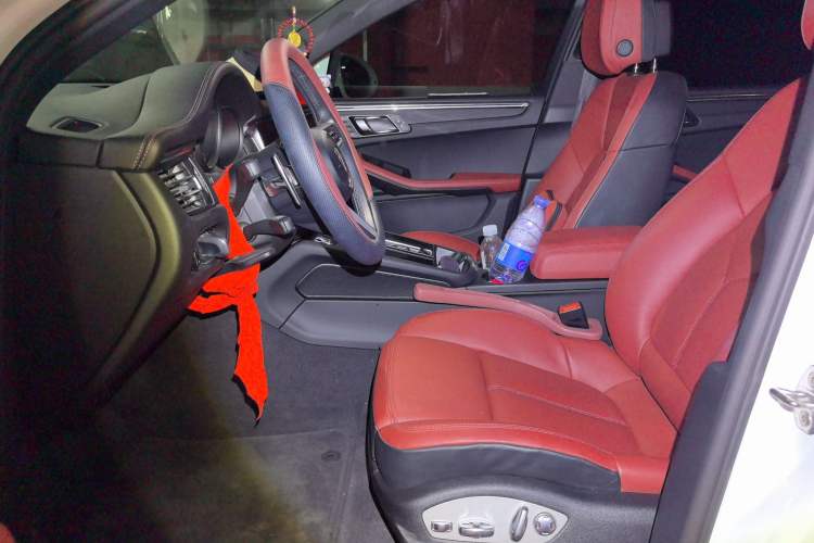Used Porsche Macan 2024 Macan 2.0T Left Front Seat