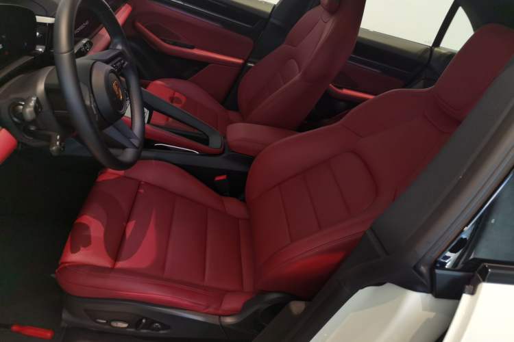 Used Porsche Macan 2024 Macan 4 Left Front Seat