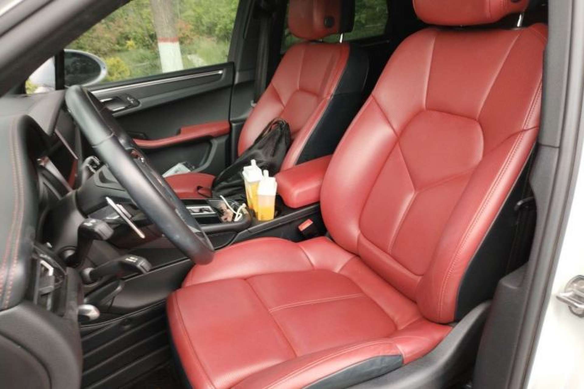 Used Porsche Macan 2024 Macan 2.0T Left Front Seat