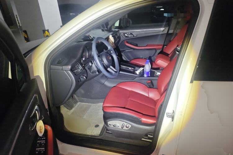 Used Porsche Macan 2024 Macan 2.0T Left Front Seat