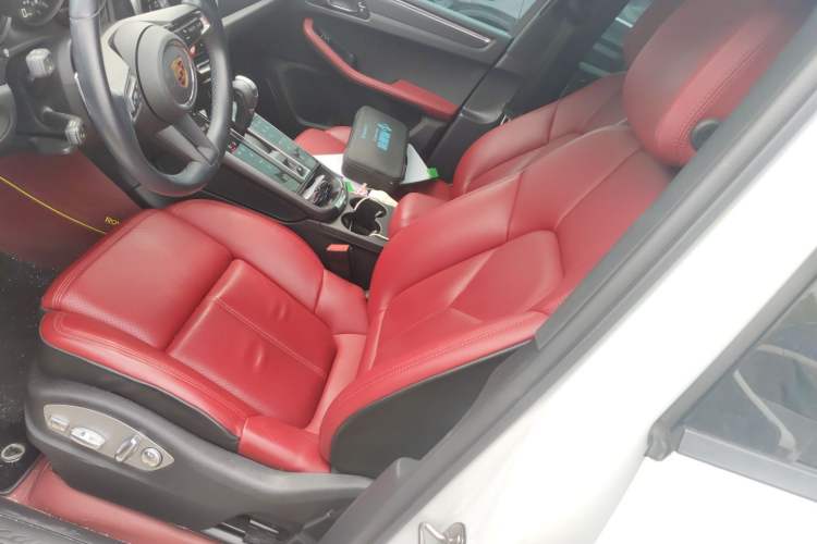 Used Porsche Macan 2024 Macan 2.0T Left Front Seat