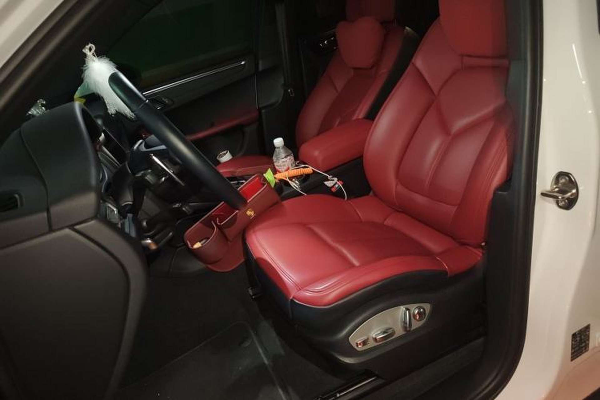 Used Porsche Macan 2024 Macan 2.0T Left Front Seat