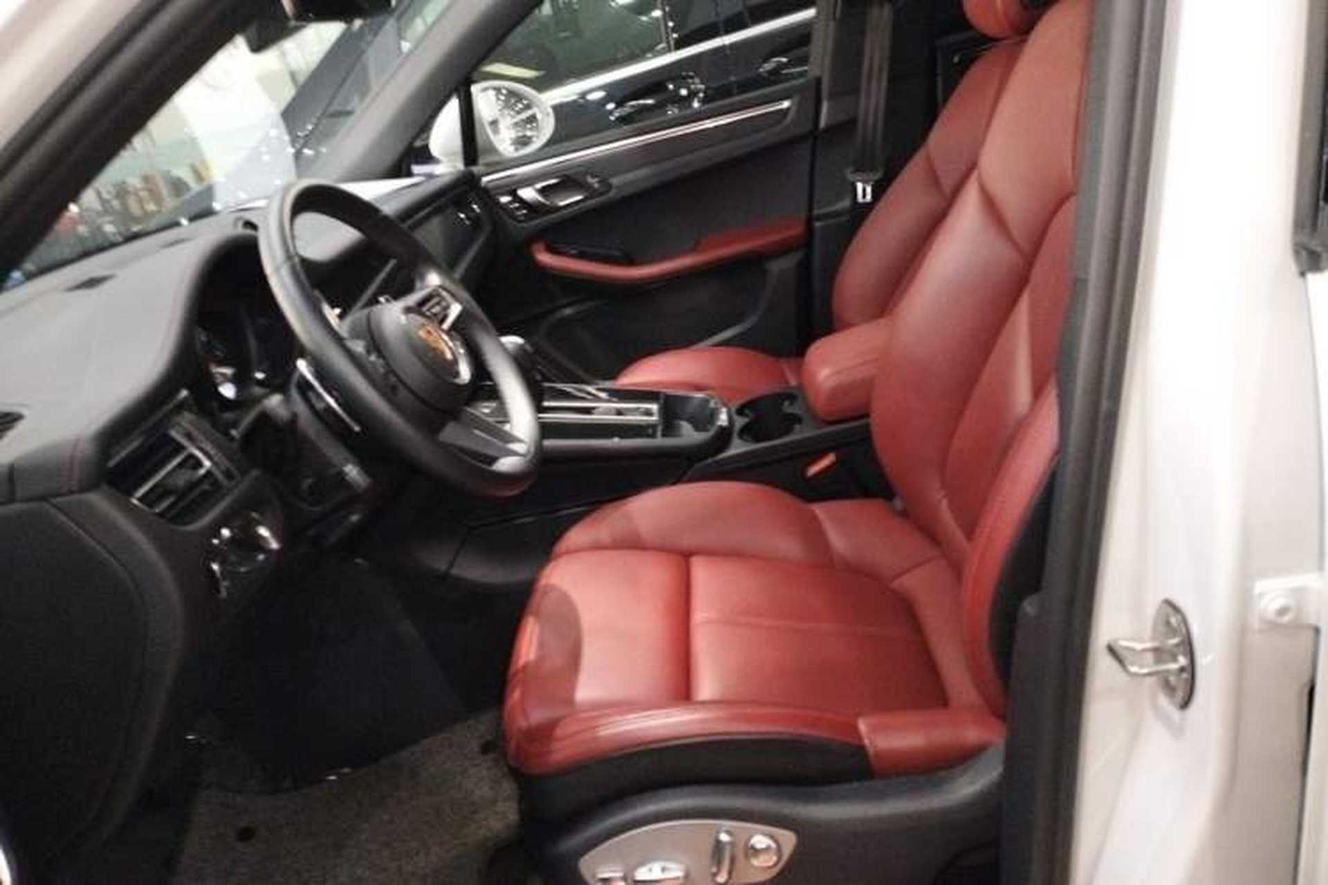 Used Porsche Macan 2024 Macan 2.0T Left Front Seat
